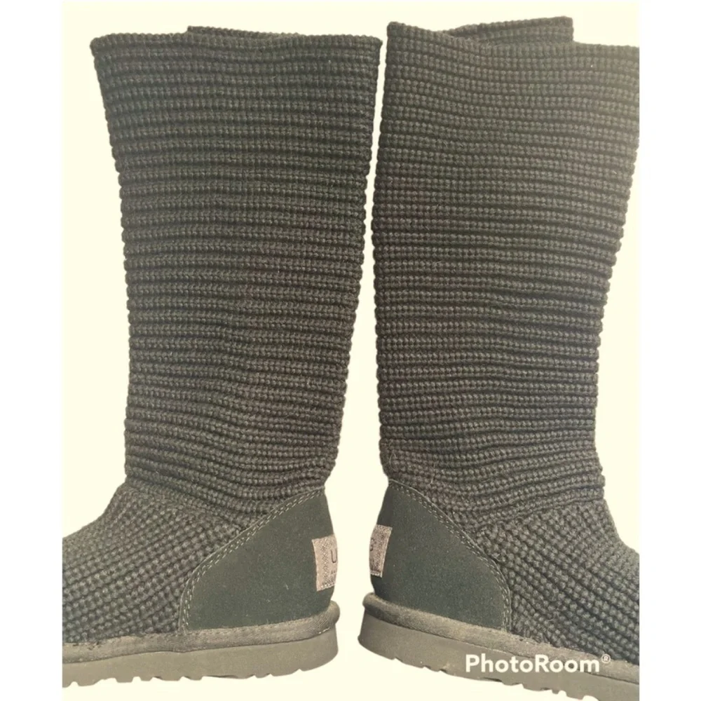 UGG Cardy All Black Boots